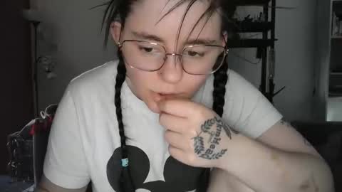 pinkwife97 online show from 9, 9, 2025