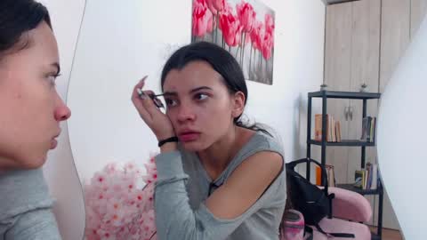 pinky_f00x online show from 8, 4, 2026