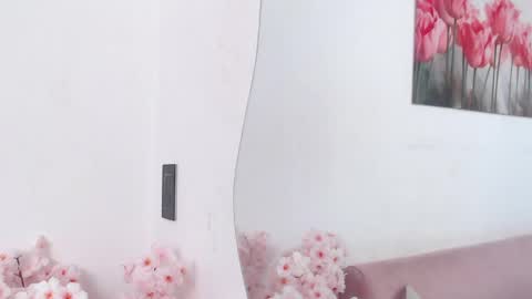 Snapshot of pinky_f00x chatting on 5, 5, 2026 pinky_f00x online show from 5, 5, 2026