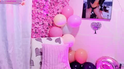 Snapshot of pinky_purr chatting on 8, 10, 2025 Pinky Purr online show from 8, 10, 2025