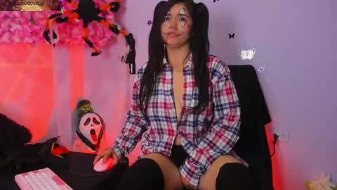 Snapshot of pinky_purr chatting on 31, 10, 2025 Pinky Purr online show from 31, 10, 2025