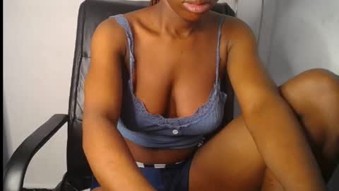 Snapshot of pinky_pussy68635 chatting on 5, 10, 2025 Arena online show from 5, 10, 2025