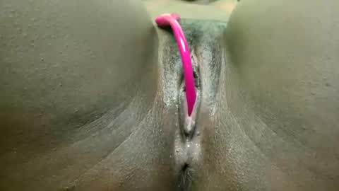 Snapshot of pinkylips_ebony chatting on 24, 6, 2026 pinky online show from 24, 6, 2026