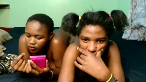 Snapshot of pinkylips_ebony chatting on 1, 7, 2026 pinky online show from 1, 7, 2026