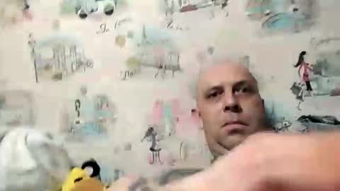 Snapshot of pinochet1982 chatting on 10, 11, 2025 Maxwhite online show from 10, 11, 2025