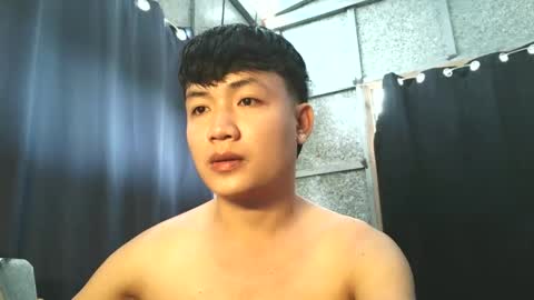 Snapshot of pinoy_petitehugecock chatting on 19, 10, 2025 alex online show from 19, 10, 2025