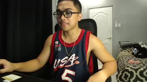 Snapshot of pinoyadriannexxx chatting on 12, 10, 2025 Adrianne online show from 12, 10, 2025