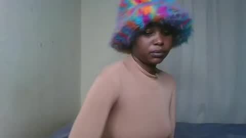 Snapshot of pixie_roman chatting on 6, 1, 2025 Majesty online show from 6, 1, 2025