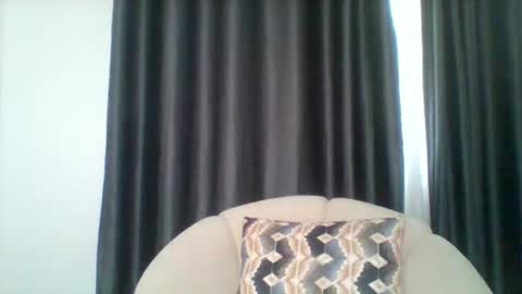 Snapshot of pixie_roman chatting on 23, 11, 2025 Majesty online show from 23, 11, 2025