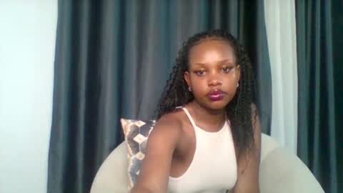 Snapshot of pixie_roman chatting on 27, 11, 2025 Majesty online show from 27, 11, 2025