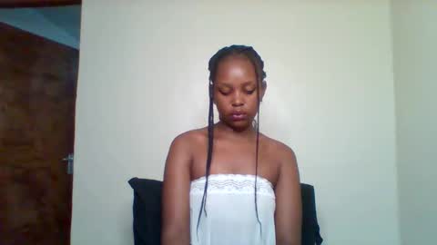 Snapshot of pixie_roman chatting on 20, 12, 2025 Majesty online show from 20, 12, 2025