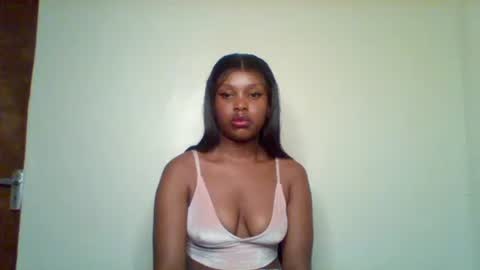 Snapshot of pixie_roman chatting on 13, 3, 2026 Majesty online show from 13, 3, 2026