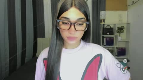 pixiedoll_ online show from 21, 6, 2026