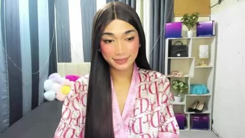 pixiedoll_ online show from 13, 7, 2026
