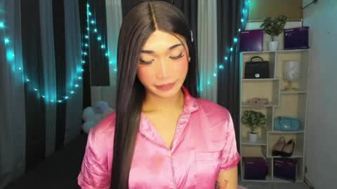 pixiedoll_ online show from 22, 7, 2026