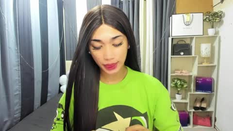 pixiedoll_ online show from 23, 7, 2026