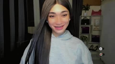 pixiedoll_ online show from 31, 7, 2026