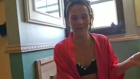 Snapshot of pixieluxxx chatting on 15, 4, 2026 PixieLuxXx online show from 15, 4, 2026