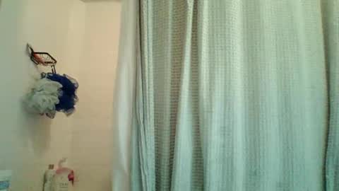 Snapshot of pixieluxxx chatting on 25, 4, 2026 PixieLuxXx online show from 25, 4, 2026