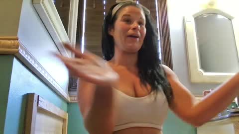 Snapshot of pixieluxxx chatting on 28, 4, 2026 PixieLuxXx online show from 28, 4, 2026