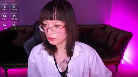 pixiepeachh online show from 4, 11, 2025