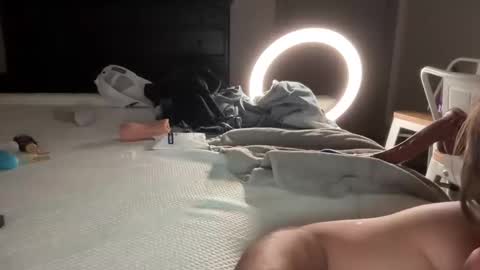 PeggedBiGuy online show from 4, 12, 2025