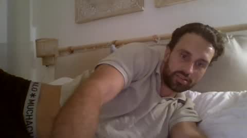 Snapshot of playboyy19 chatting on 5, 8, 2026 playboyy19 online show from 5, 8, 2026