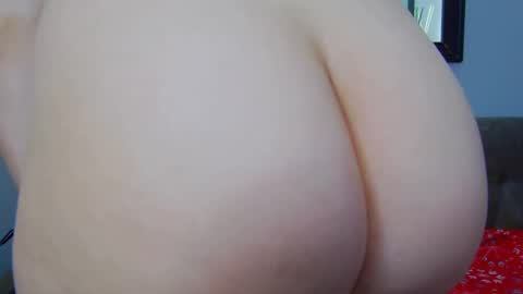 Snapshot of playful_hottiex chatting on 5, 2, 2025 Hottie online show from 5, 2, 2025