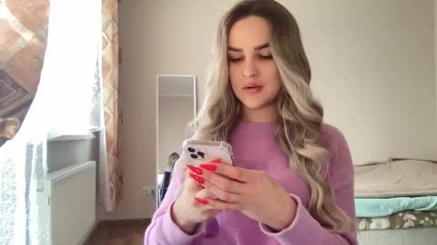 Snapshot of playfuldoll18 chatting on 6, 10, 2025 Mia online show from 6, 10, 2025
