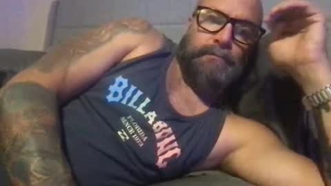 Snapshot of pleasesitonmycock chatting on 6, 5, 2026 PleaseSitOnMyCock online show from 6, 5, 2026