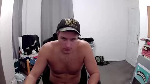 Snapshot of plkrisztian chatting on 14, 10, 2025 plkrisztian online show from 14, 10, 2025