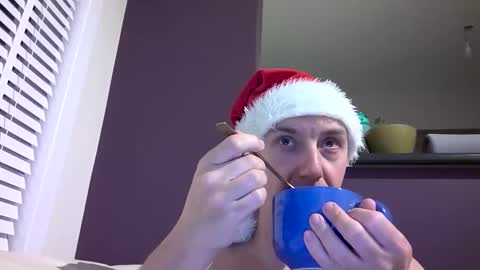 Snapshot of ploki2000 chatting on 25, 12, 2024 Kevin online show from 25, 12, 2024