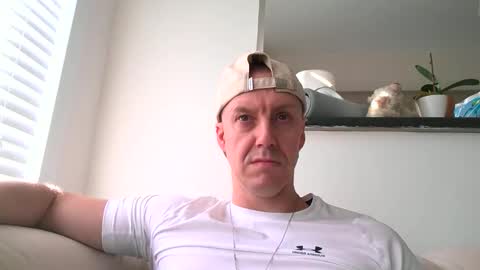 Snapshot of ploki2000 chatting on 26, 10, 2025 Kevin online show from 26, 10, 2025