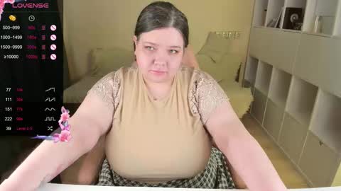 Snapshot of plum_pie__ chatting on 15, 10, 2025 Alice online show from 15, 10, 2025