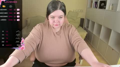 Snapshot of plum_pie__ chatting on 11, 11, 2025 Alice online show from 11, 11, 2025