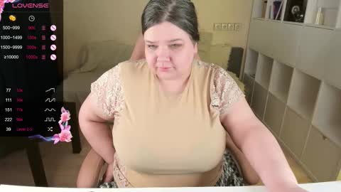 Snapshot of plum_pie__ chatting on 17, 11, 2025 Alice online show from 17, 11, 2025