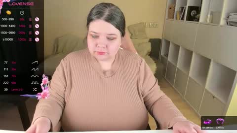 Snapshot of plum_pie__ chatting on 21, 12, 2025 Alice online show from 21, 12, 2025