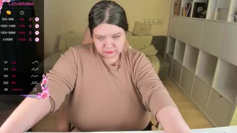 Snapshot of plum_pie__ chatting on 22, 12, 2025 Alice online show from 22, 12, 2025