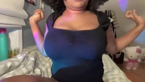 Snapshot of plushicore chatting on 28, 10, 2025 stariette online show from 28, 10, 2025