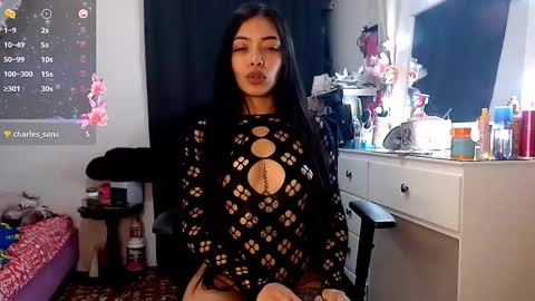 Snapshot of pocahot222 chatting on 13, 10, 2025 pocahot222 online show from 13, 10, 2025