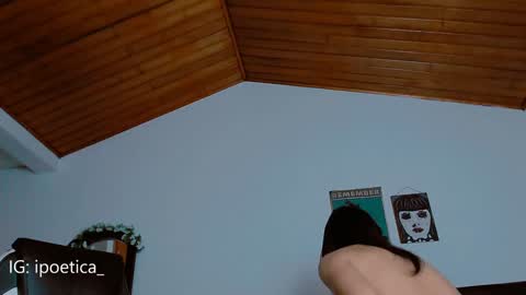 Snapshot of poeeticaa_ chatting on 27, 12, 2024 IG ipoetica online show from 27, 12, 2024