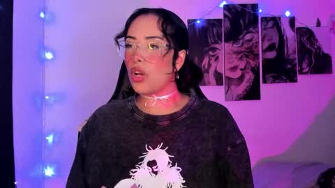 Willow                      Hours 12pm to 630pm Colombian time FRIDAY AND SUNDAY FREE DAYS online show from 5, 1, 2026