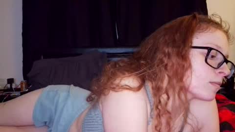 Snapshot of poisonivyy95 chatting on 26, 6, 2026 poisonivyy95 online show from 26, 6, 2026