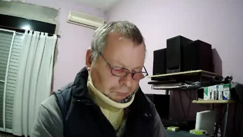 Snapshot of pol22010 chatting on 12, 6, 2026 Polako online show from 12, 6, 2026