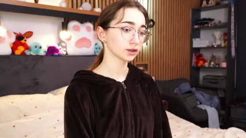 Polly online show from 5, 3, 2026