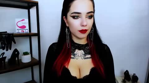 Snapshot of pollyflowers chatting on 7, 12, 2024 Polly online show from 7, 12, 2024