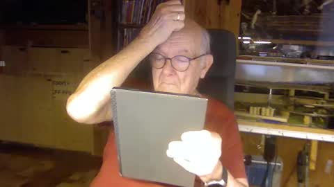 Snapshot of pomme1949 chatting on 21, 10, 2025 pomme1949 online show from 21, 10, 2025
