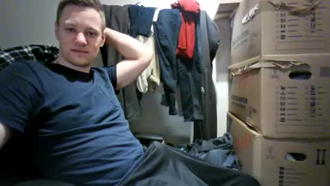 Snapshot of pommesmiteiscreme chatting on 21, 12, 2025 pommesmiteiscreme online show from 21, 12, 2025