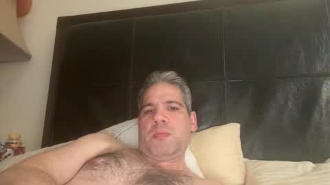 Snapshot of ponchynyc chatting on 28, 10, 2025 PONCH online show from 28, 10, 2025