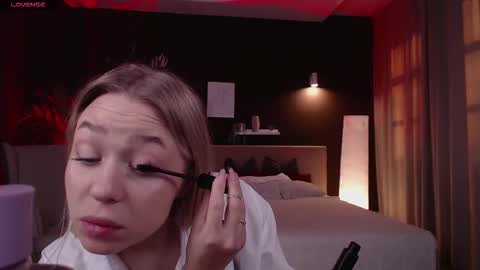 Snapshot of pooja_hegde chatting on 1, 10, 2025 Eva online show from 1, 10, 2025